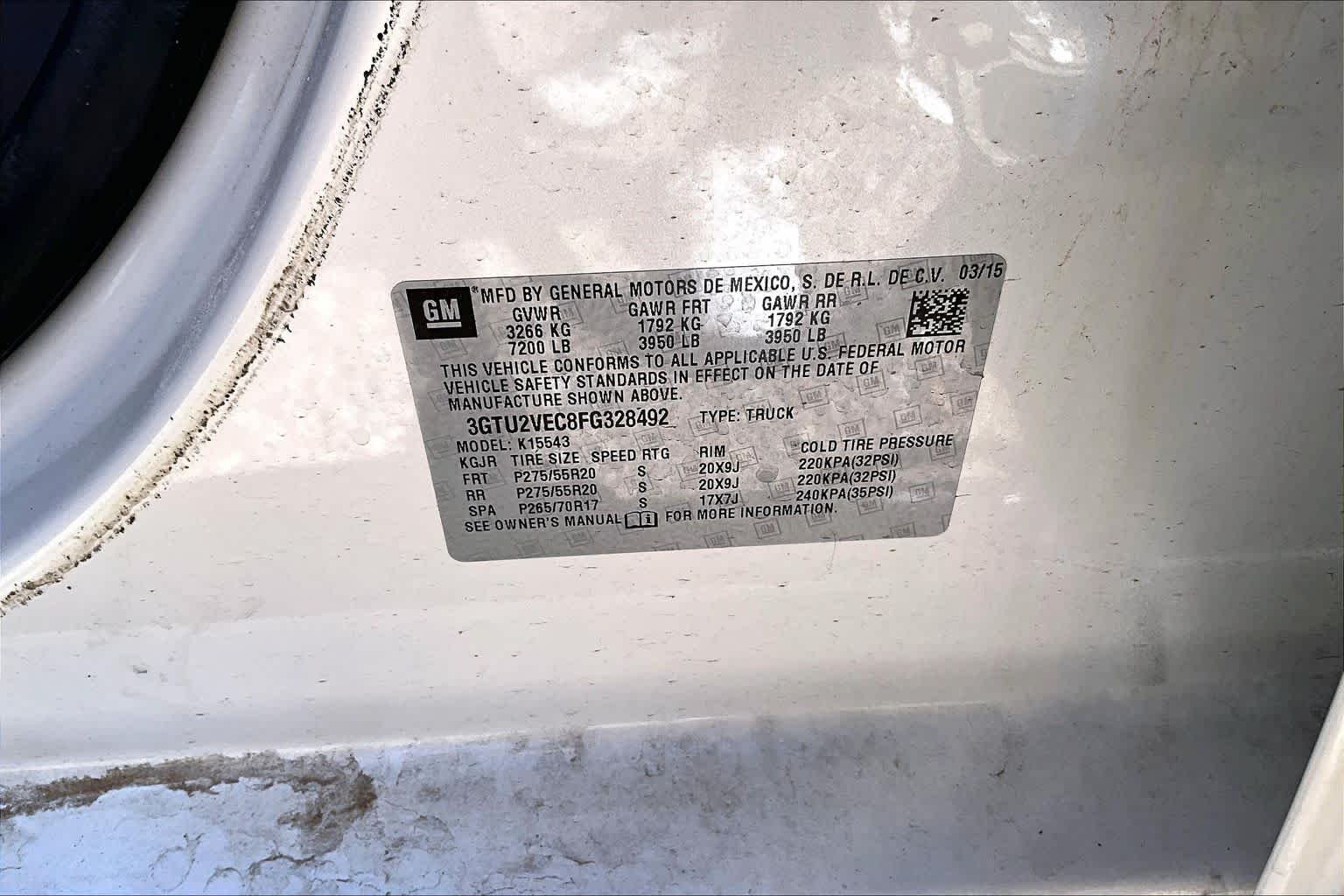 Used 2015 White Diamond Tricoat GMC SLT image 32