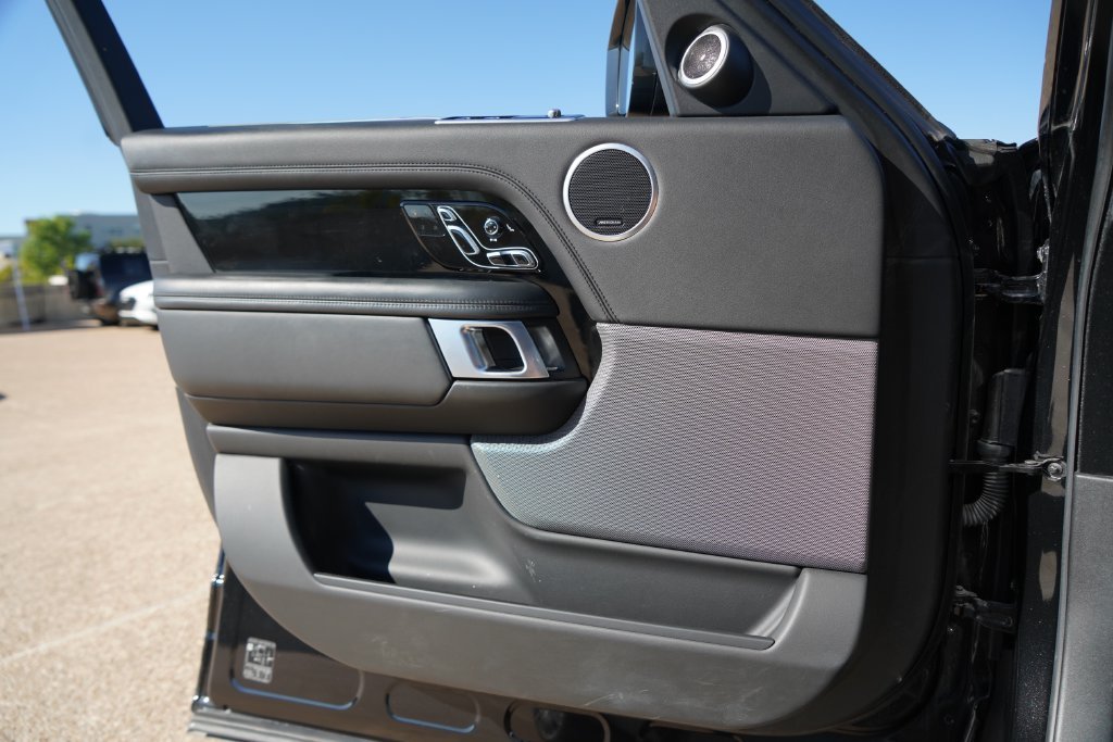 Used 2021 Black Land Rover Westminster image 20