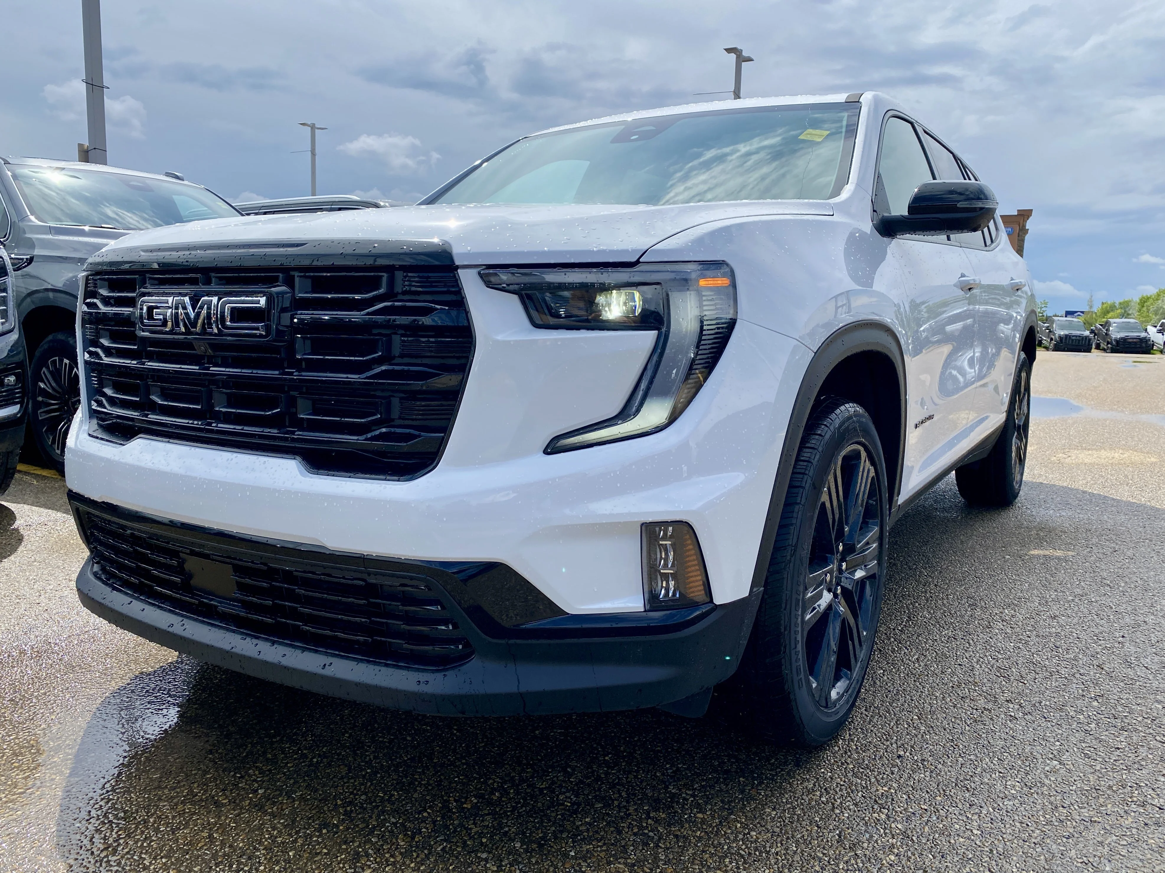 New 2026 Summit White GMC Elevation image 2