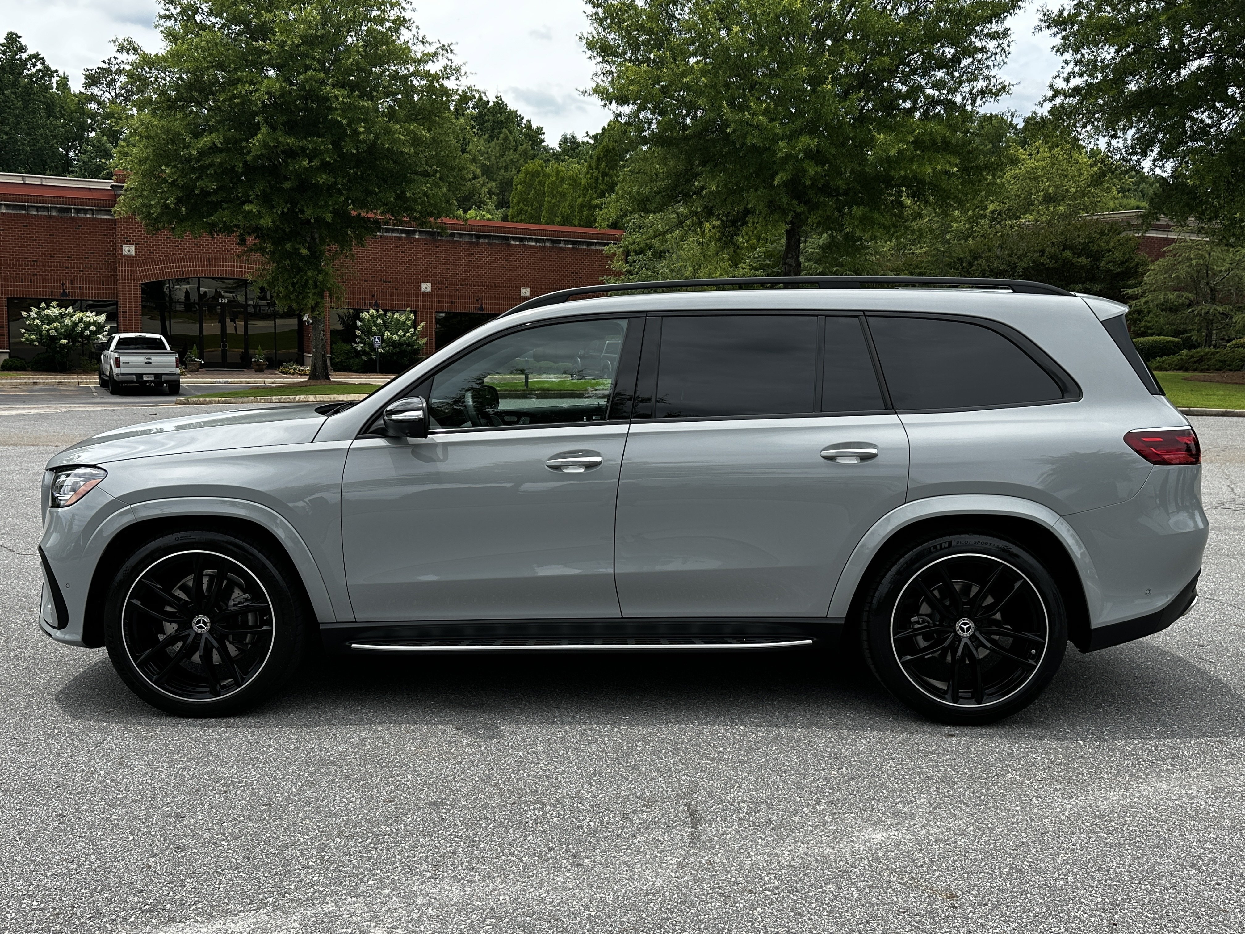 Certified Used 2024 Gray Mercedes-Benz GLS 580 image 5