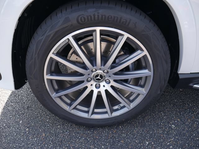 New 2026 MANUFAKTUR Moonlight White Metallic Mercedes-Benz GLS 450 image 32