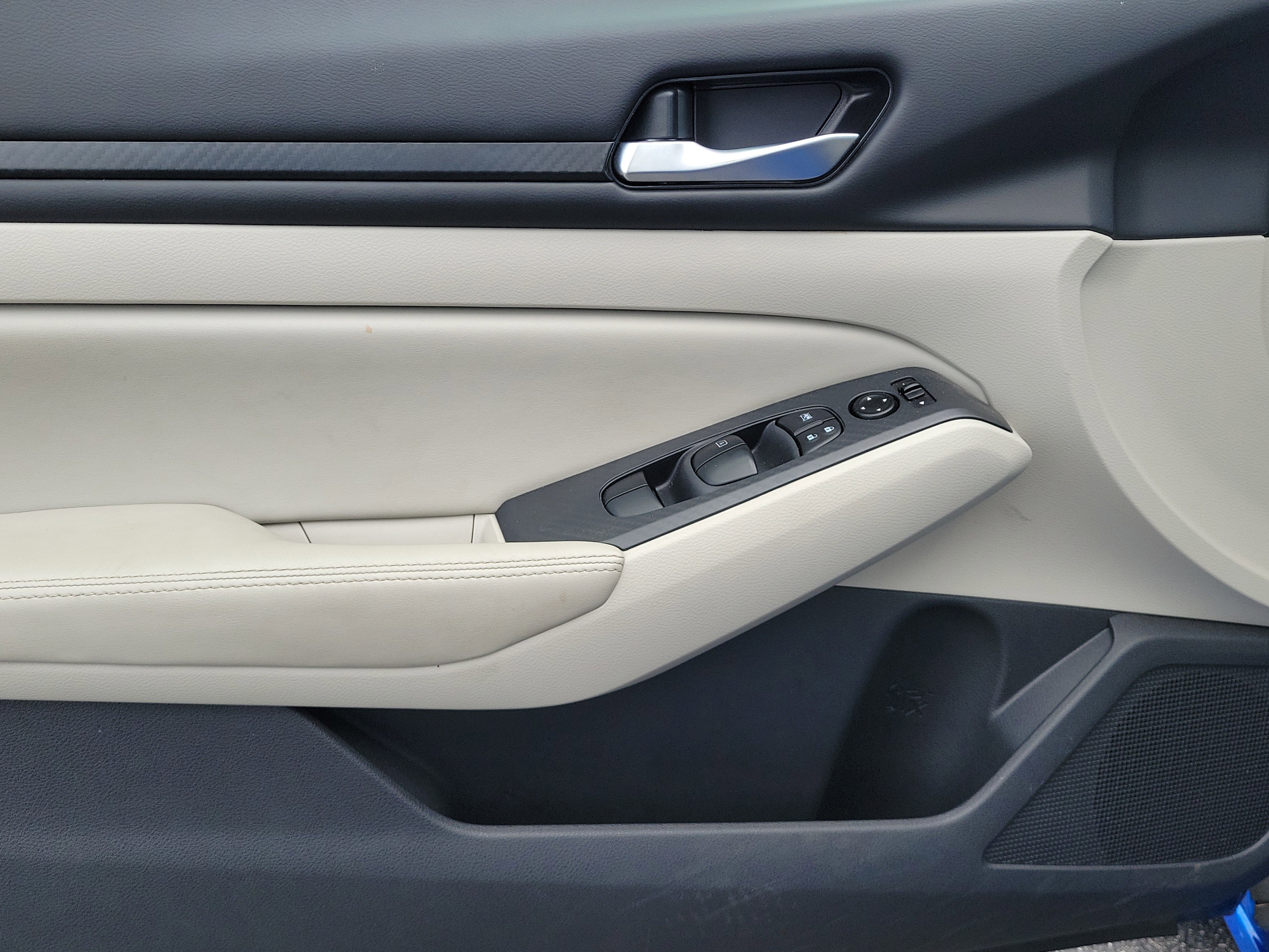 Used 2025 Bluestone Pearl Nissan SV image 10