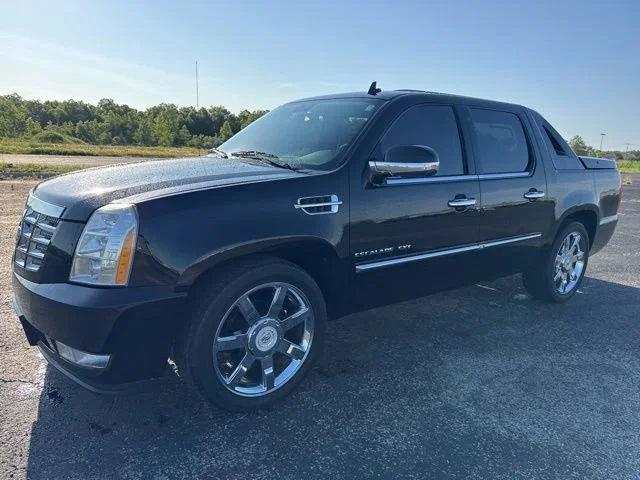 2011 Cadillac Escalade EXT AWD Luxury's photo