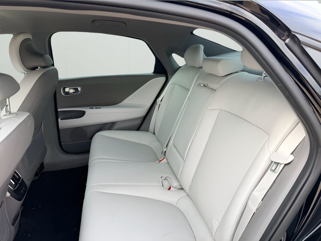 Used 2023 Onyx Black Hyundai SEL image 10