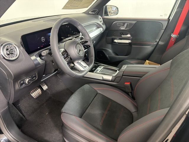 2026 Mercedes-Benz GLB AMG GLB 35 - Photo 10