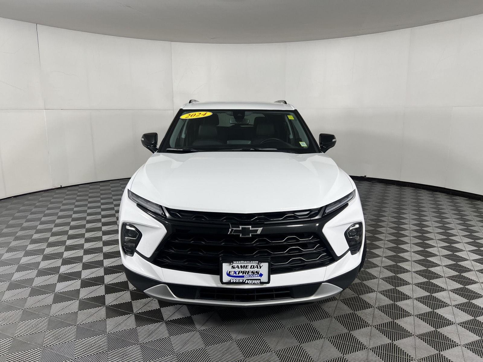 Used 2024 Summit White Chevrolet LT image 34