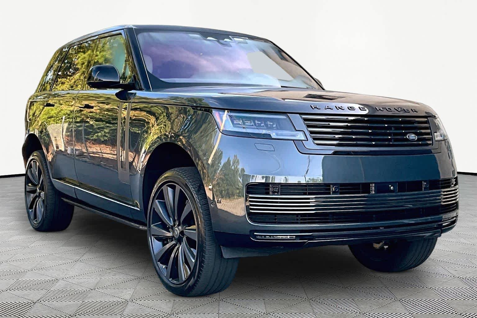 Used 2023 Carpathian Grey Premium Metallic Land Rover SV image 3