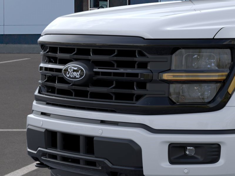 New 2026 Oxford White Ford XLT image 18