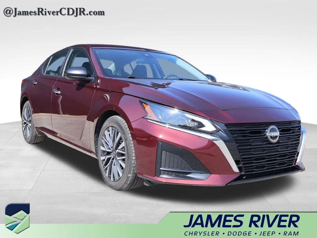 Used 2025 Red Nissan 2.5 SV image 6