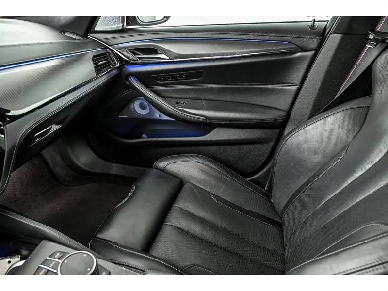 Used 2019 Black Sapphire Metallic BMW Competition image 29