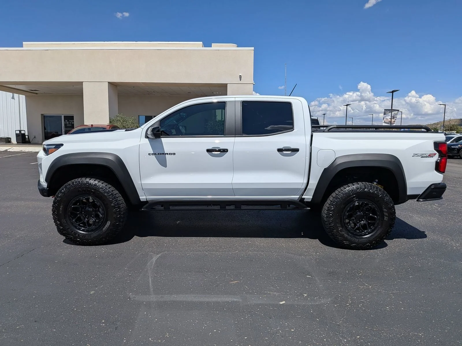 Used 2024 White Chevrolet ZR2 image 9