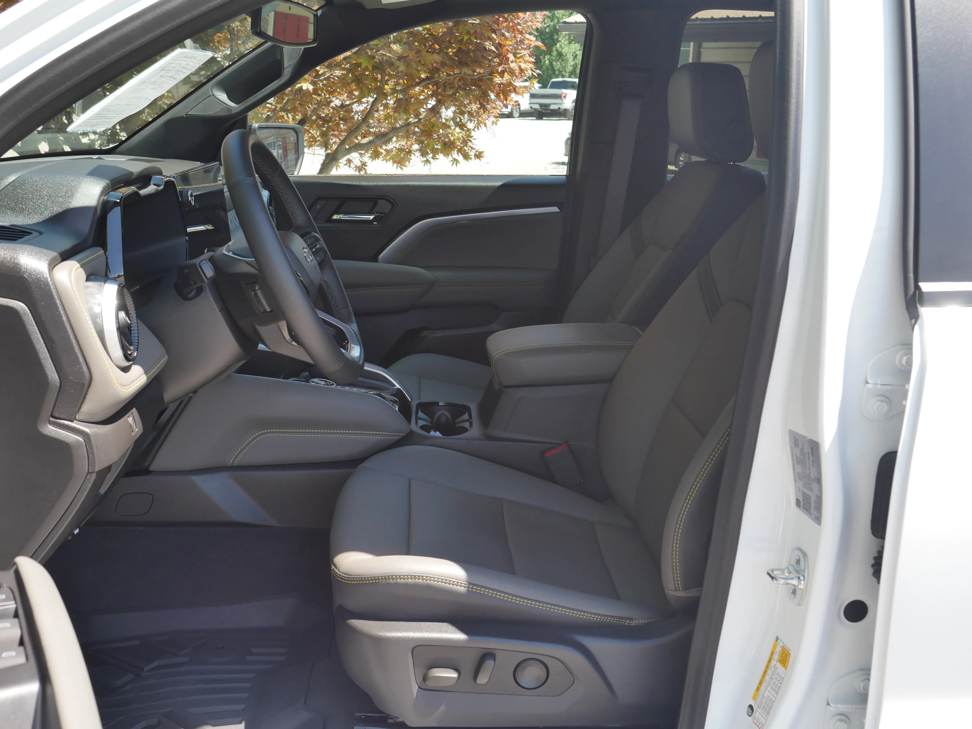 Used 2024 Summit White Chevrolet 4WD ZR2 image 3