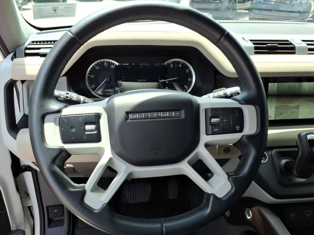 Certified Used 2023 Fuji White Land Rover X-Dynamic SE image 15