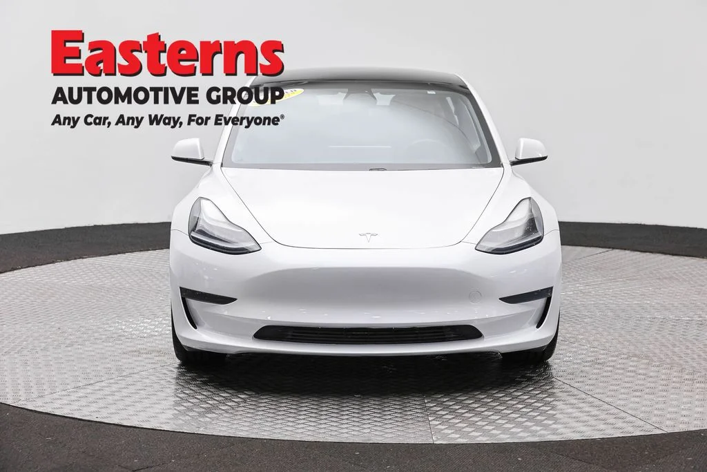 Used 2021 White Tesla Standard Range Plus image 2
