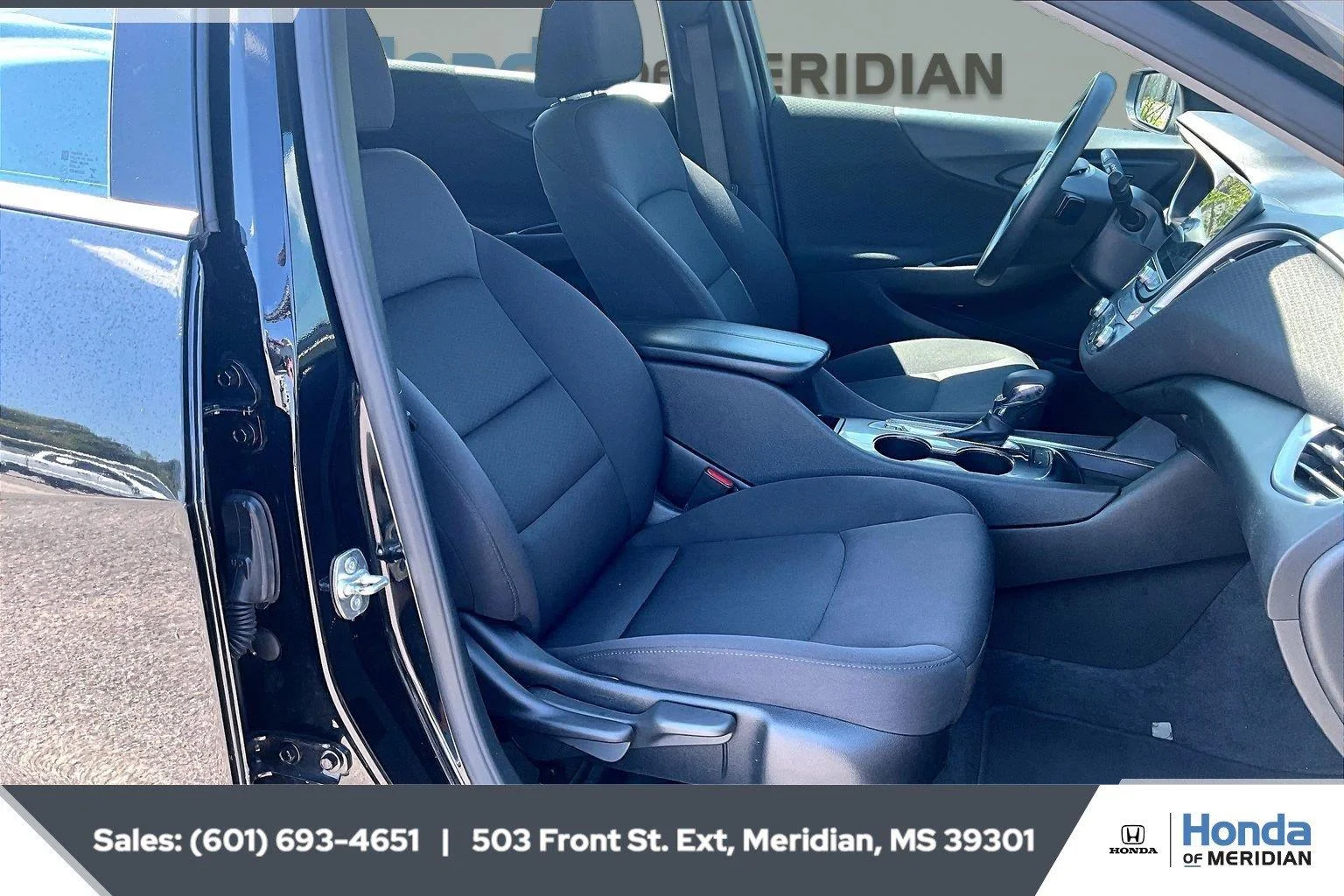 Used 2025 Mosaic Black Metallic Chevrolet LT image 6