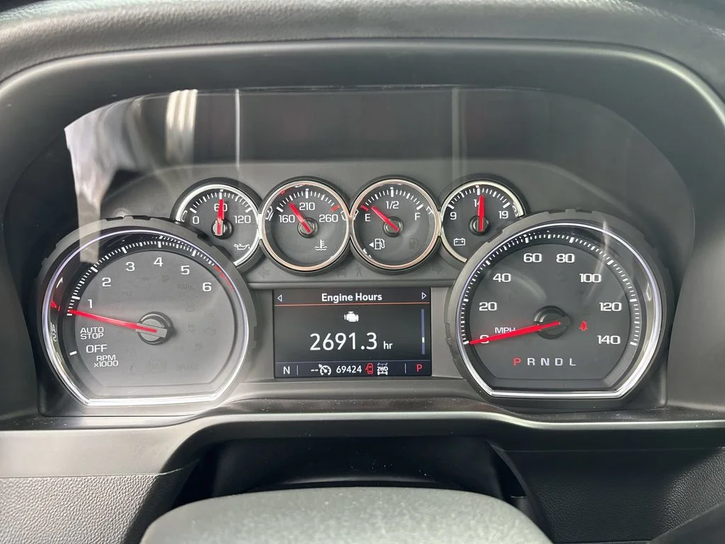 Used 2019 Silver Chevrolet RST image 10