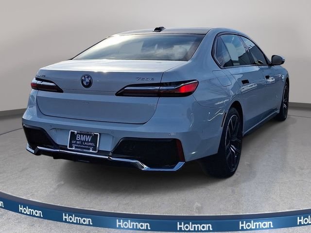 2026 BMW 7 Series 750e - Photo 4