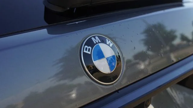 Used 2024 Gray BMW xDrive40i image 12
