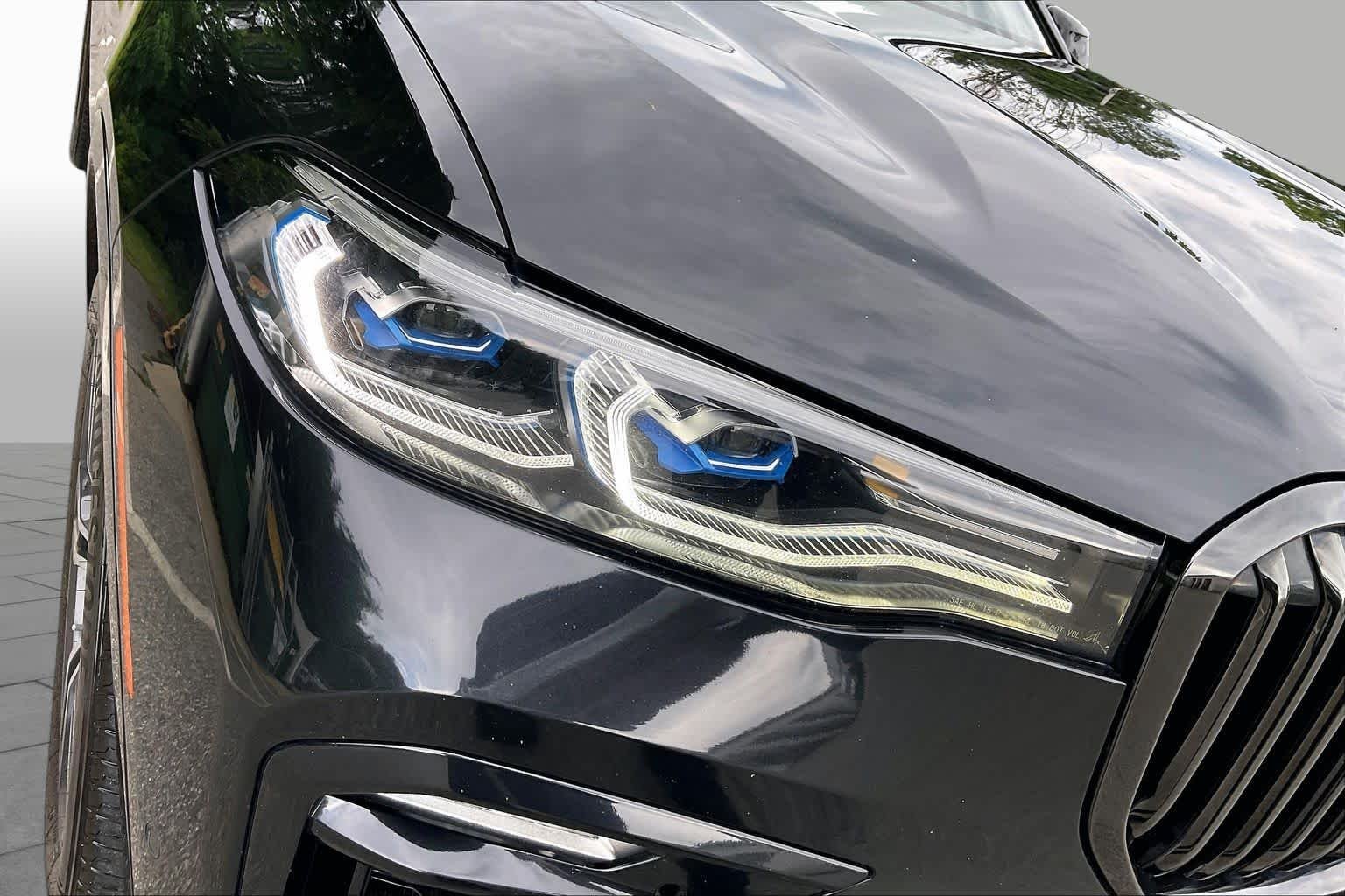 Used 2022 Black Sapphire Metallic BMW M50i image 26