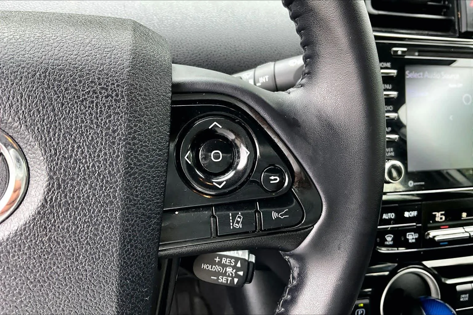 Used 2020 Blizzard Pearl Toyota LE image 23
