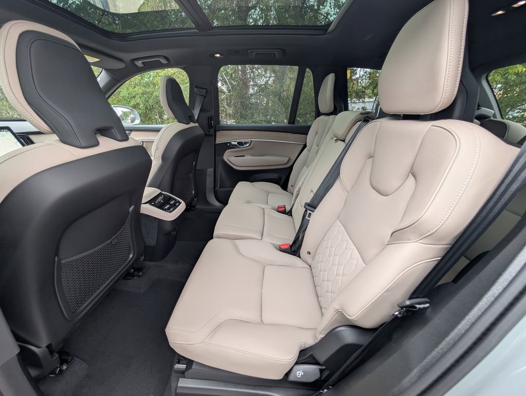 2026 Volvo XC90 Plus - Photo 9