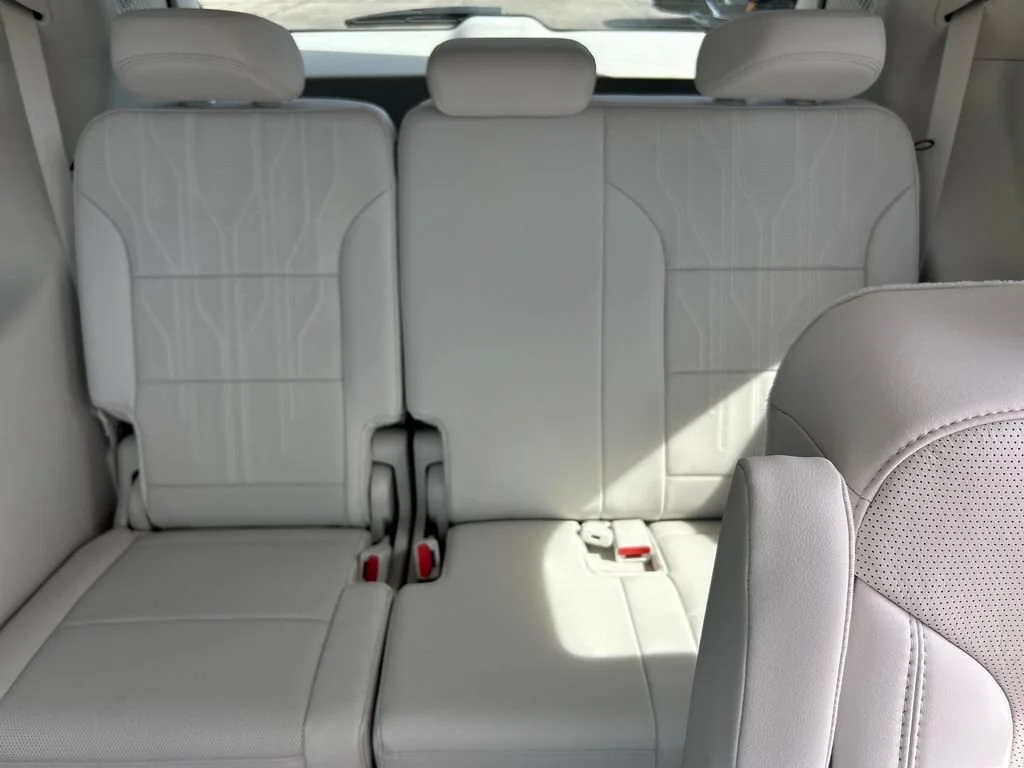 New 2027 Iridescent White Tricoat Buick Avenir image 39