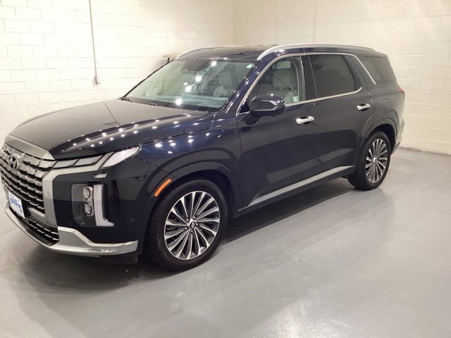 Used 2024 White Hyundai Calligraphy image 3