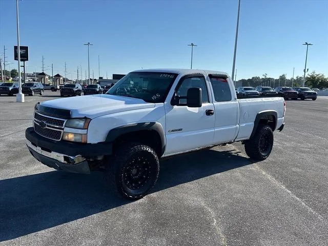 Used 2005 Summit White Chevrolet Work Truck image 1