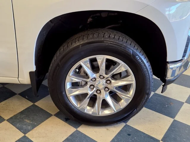 Used 2022 IRIDESCENT PEARL TRICOAT Chevrolet LTZ image 11