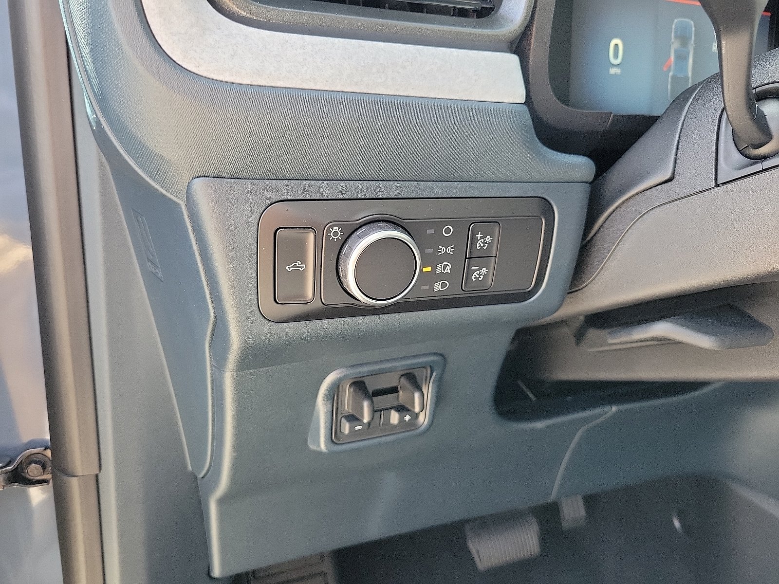 New 2026 Azure Gray Metallic Tri-Coat Ford XLT image 13