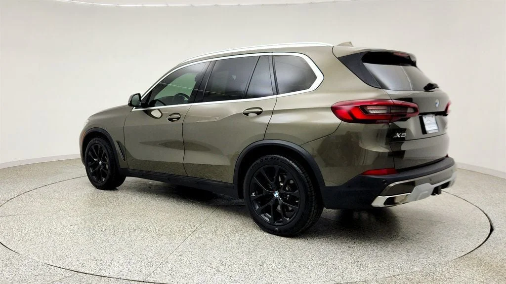 Used 2020 Manhattan Green Metallic BMW xDrive40i SAV w/ Vernasca Leather & Convenience Pkg image 7