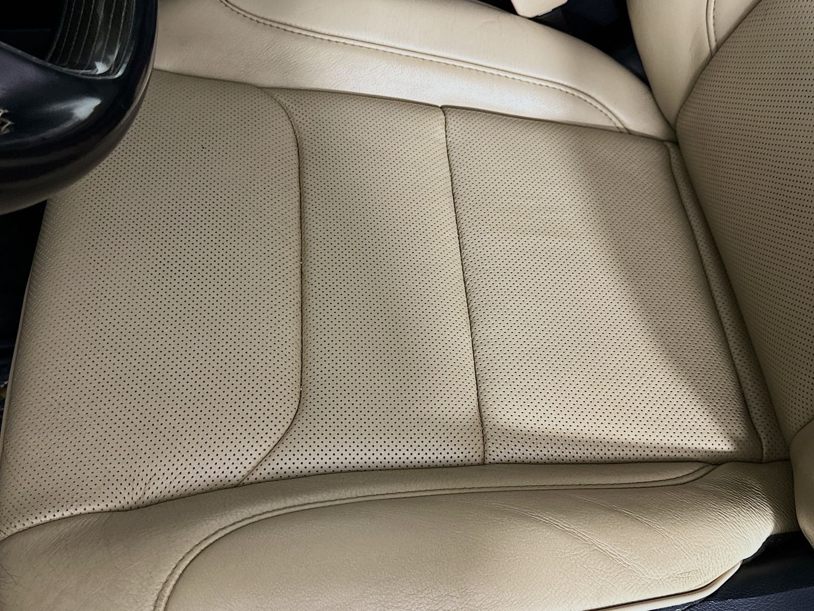 Used 2021 Ivory White Tri-Coat Pearlcoat Ram Limited image 21