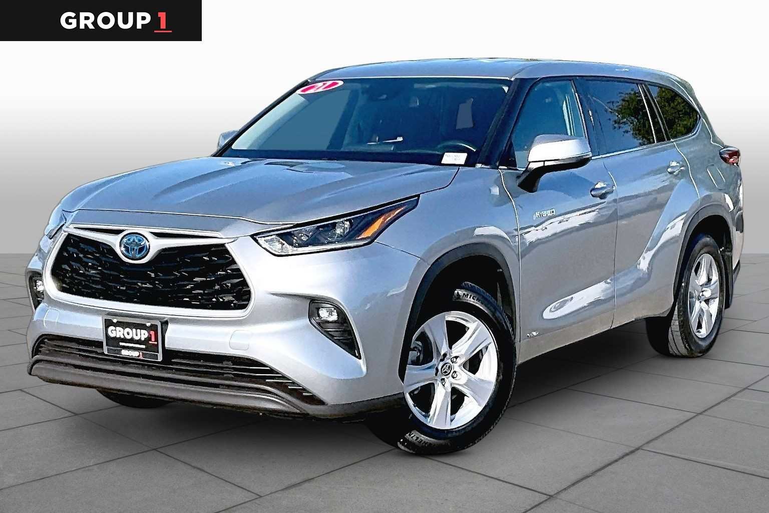 2021 Toyota Highlander LE Hybrid 4x4's photo