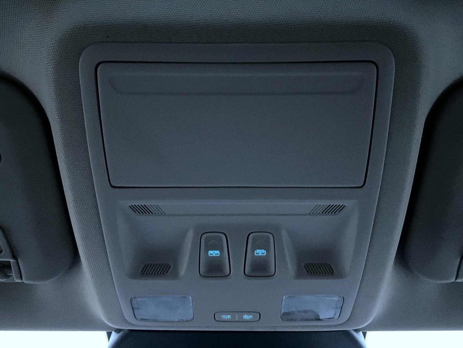 Used 2020 Blue Ford Titanium image 16