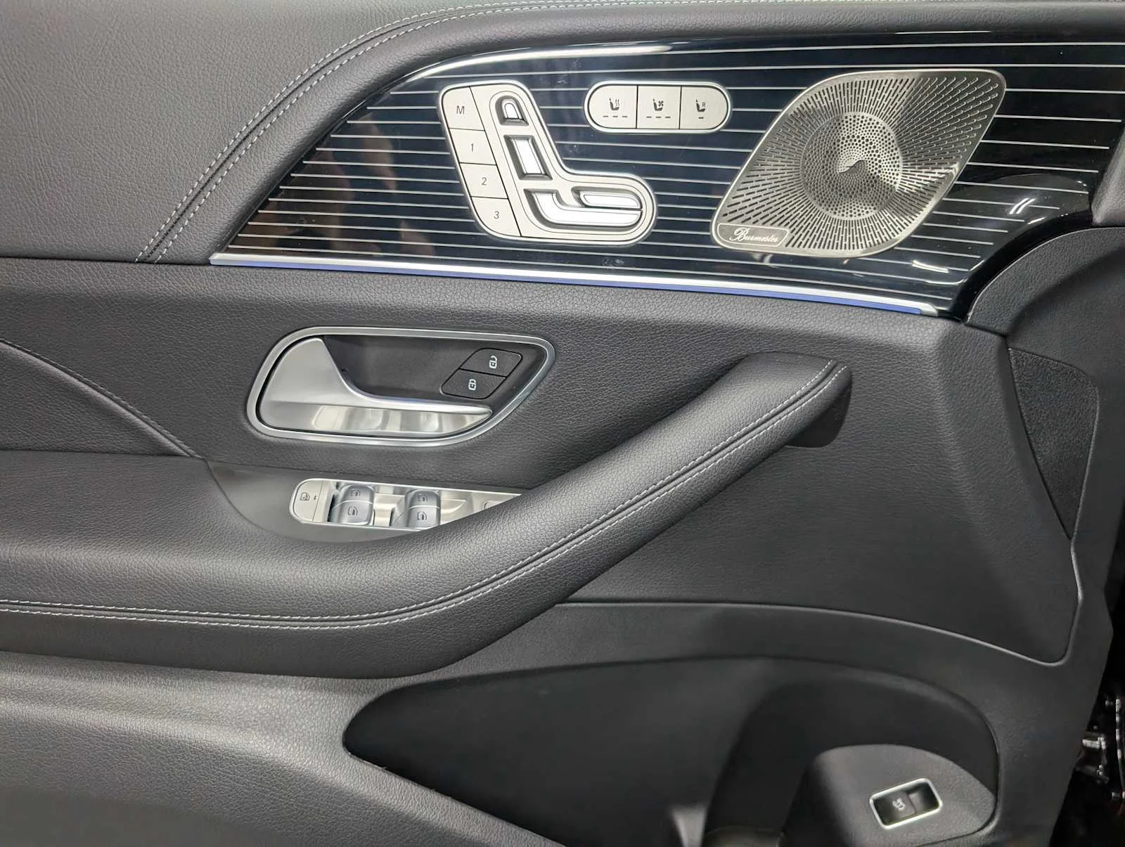 New 2026 Obsidian Black Metallic Mercedes-Benz GLE 450 image 36