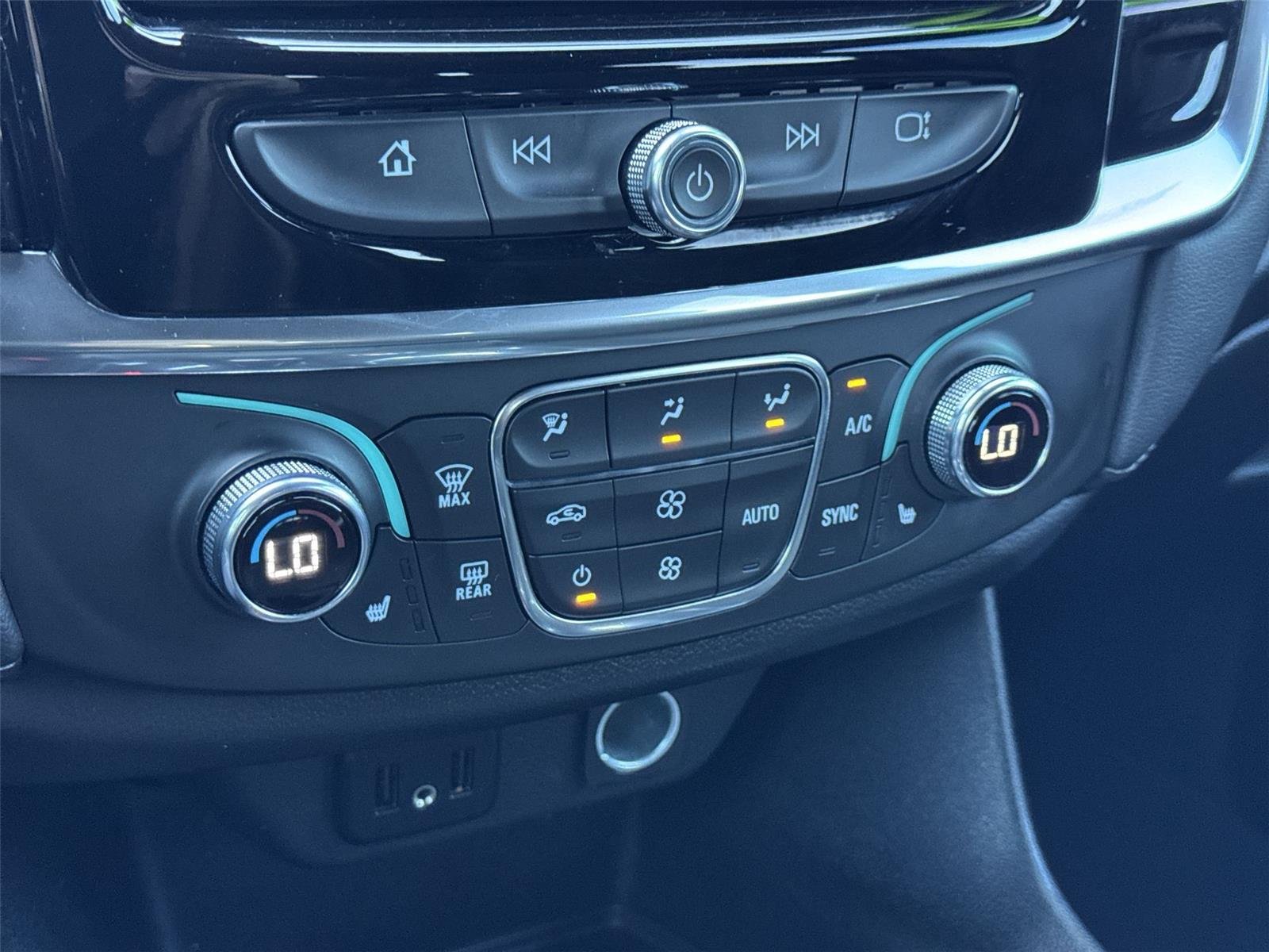 2023 Chevrolet Traverse 1LT - Photo 20