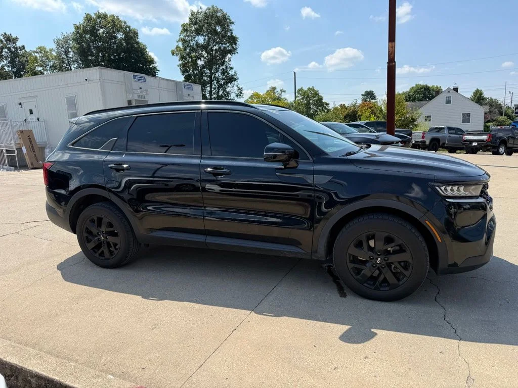 Used 2021 Black Kia S image 5