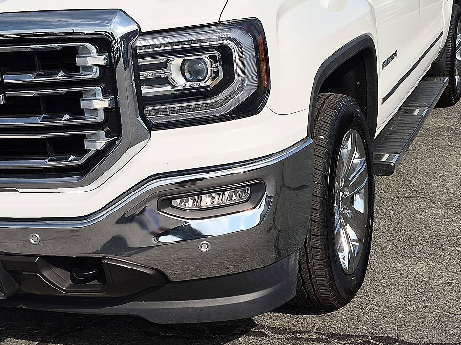 Used 2018 Summit White GMC SLT image 9