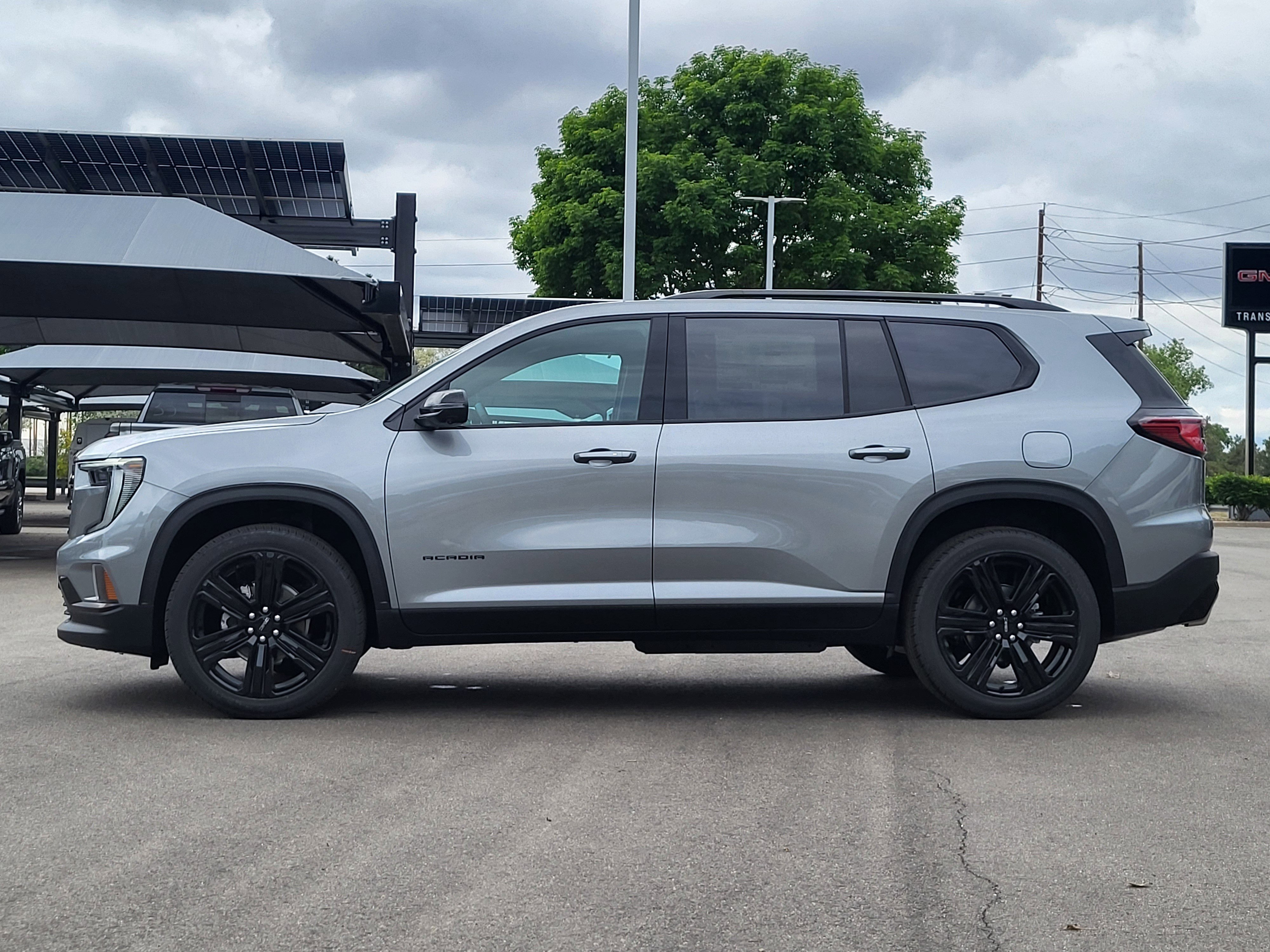 New 2026 Sterling Metallic GMC Elevation image 4