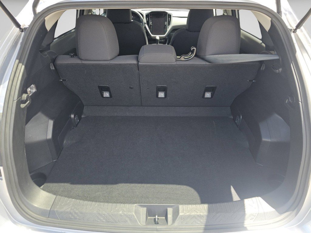 Used 2025 Ice Silver Metallic Subaru Premium image 28