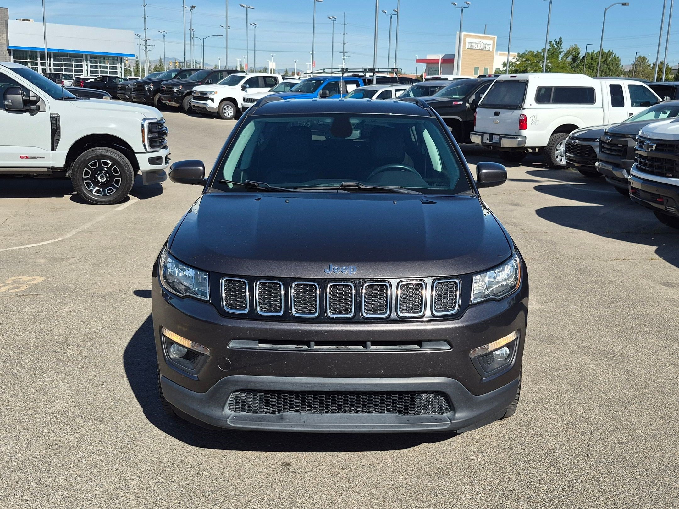 Used 2018 Granite Crystal Metallic Clearcoat Jeep Latitude image 9