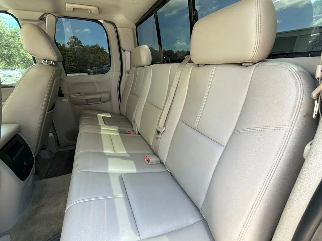 Used 2009 Summit White Chevrolet LTZ image 11