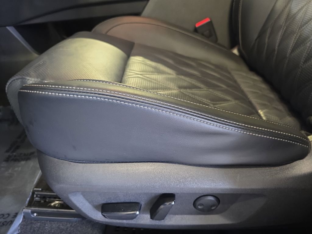 Used 2024 Gray Nissan Platinum image 31