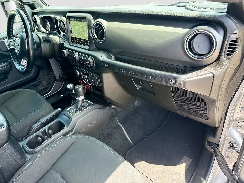 Used 2021 Silver Jeep Unlimited Rubicon 4xe image 34