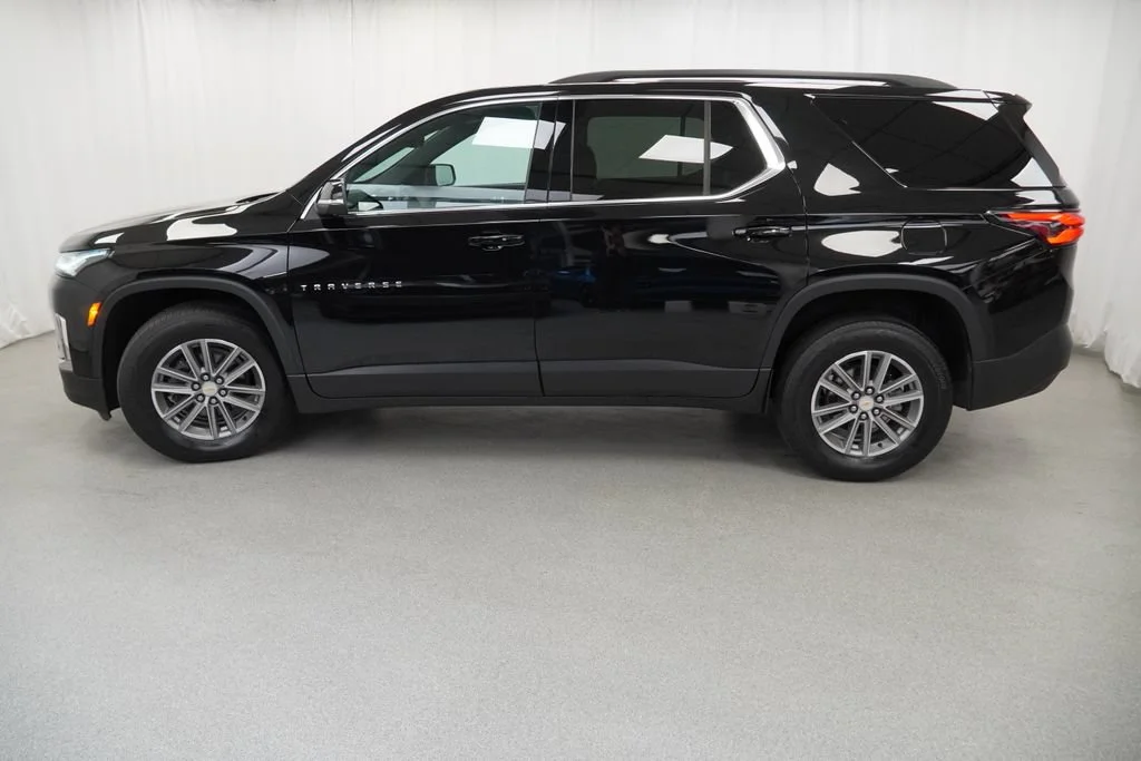 Used 2023 Mosaic Black Metallic Chevrolet LT Leather image 5