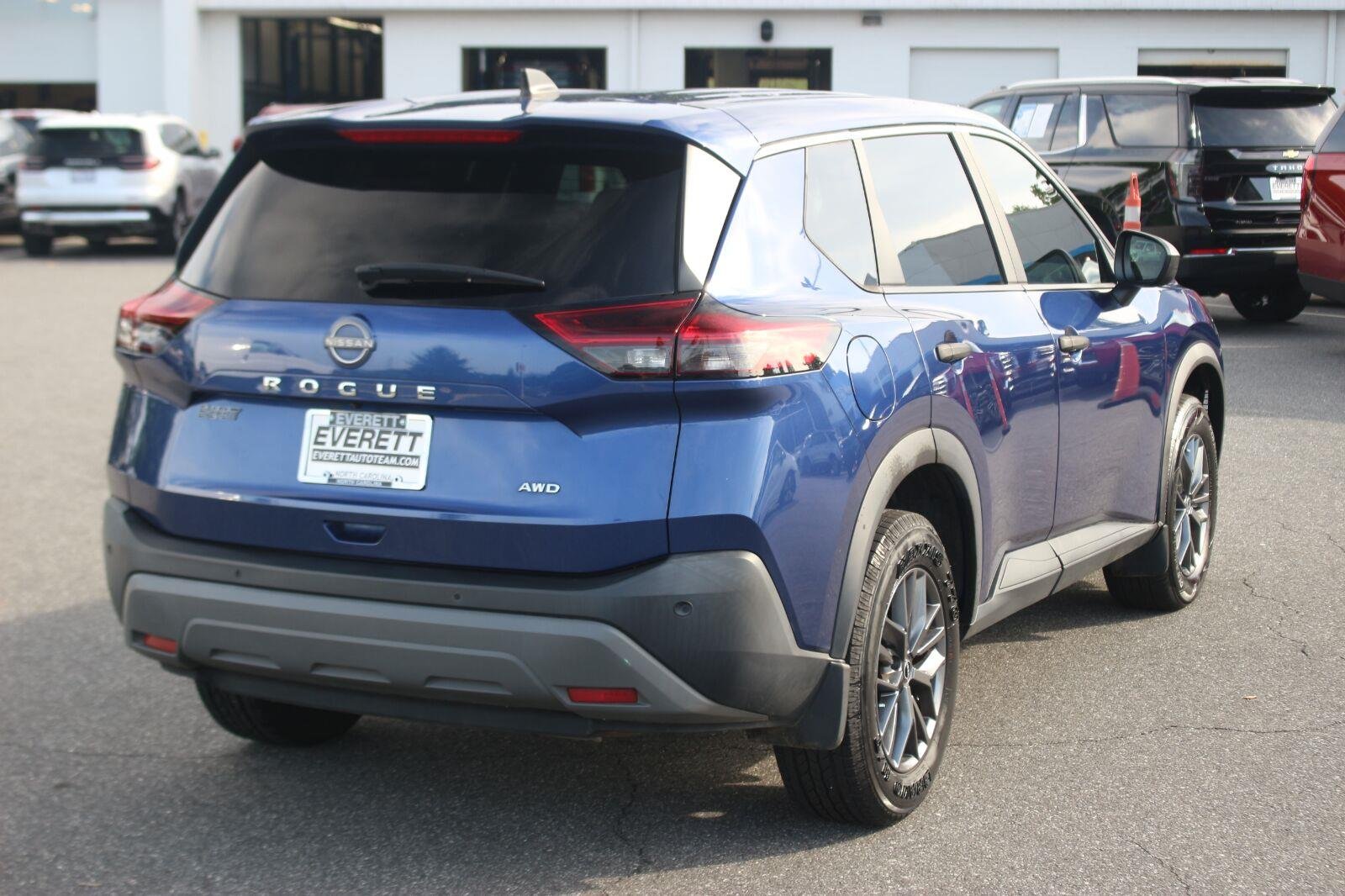 Used 2023 Blue Nissan S image 7