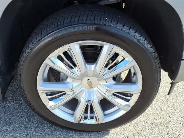 Used 2025 Sterling Gray Metallic Chevrolet High Country image 3