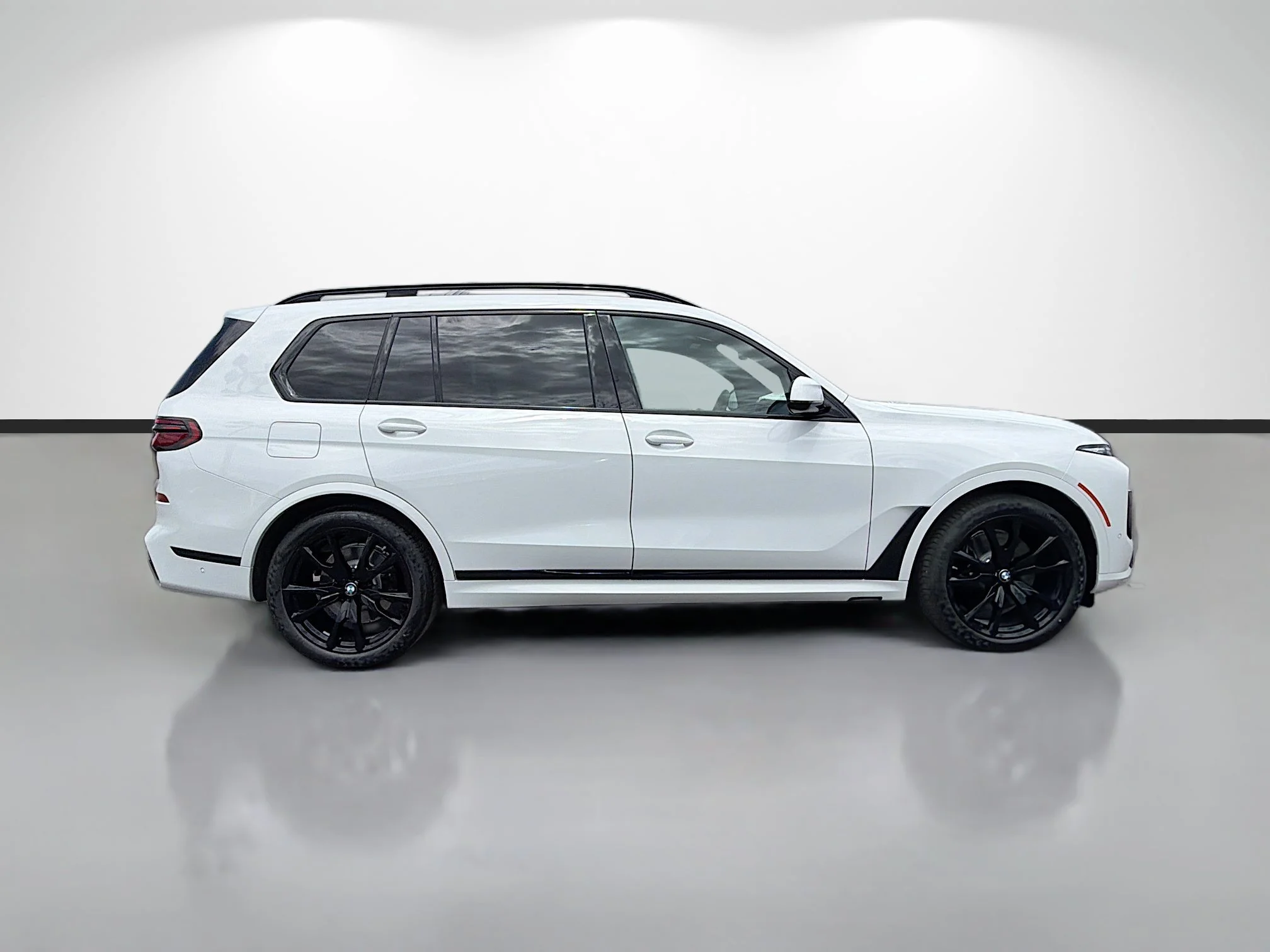 New 2027 Alpine White BMW xDrive40i image 2
