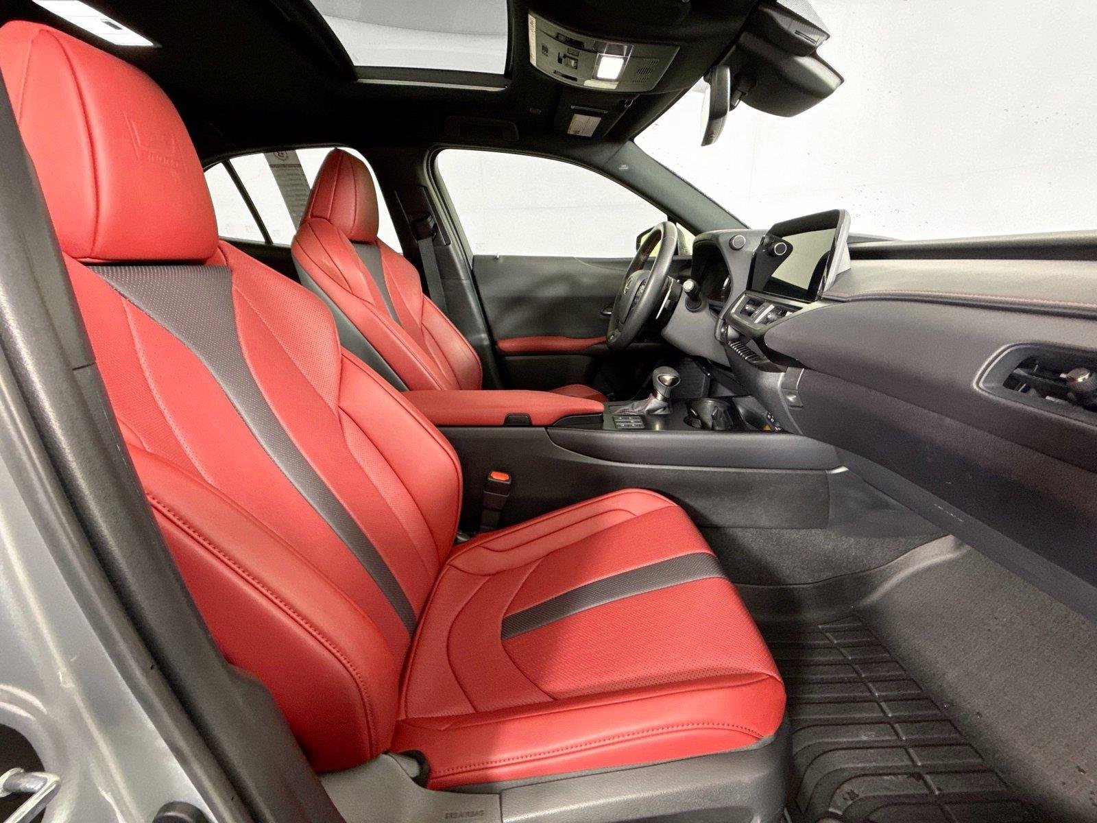 Used 2024 Iridium w/ Obsidian Roof Lexus UX 250h F SPORT Handling image 45