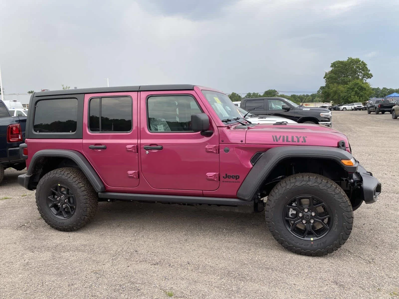 New 2026 Tuscadero Pearl-Coat Exterior Paint Jeep Willys image 2